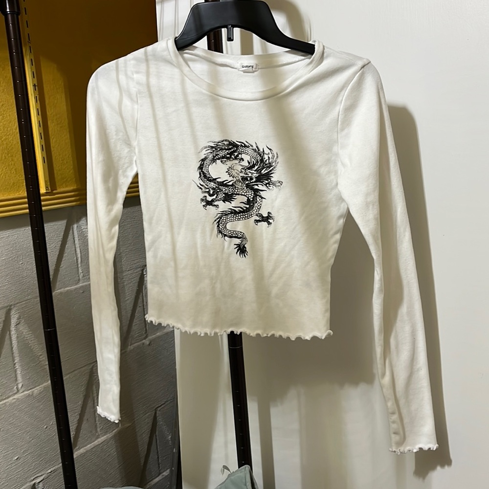 Garage crop top white with dragon size: small